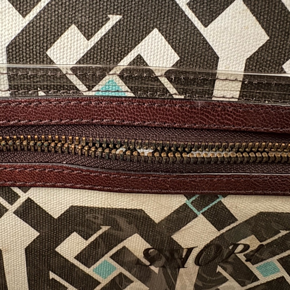 Juicy Couture Brown Woven Tote with Gold Accents - Picture 11 of 13